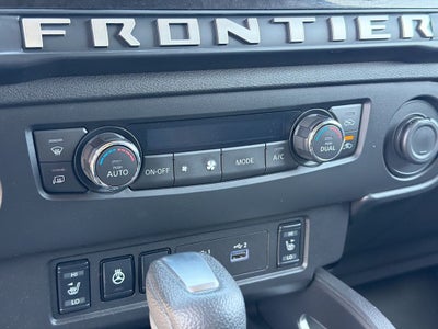 2025 Nissan Frontier SV