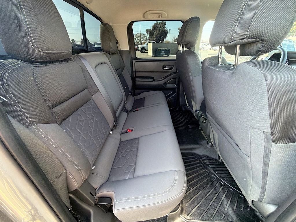 2025 Nissan Frontier SV
