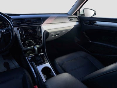 2019 Volkswagen Passat 2.0T Wolfsburg Edition