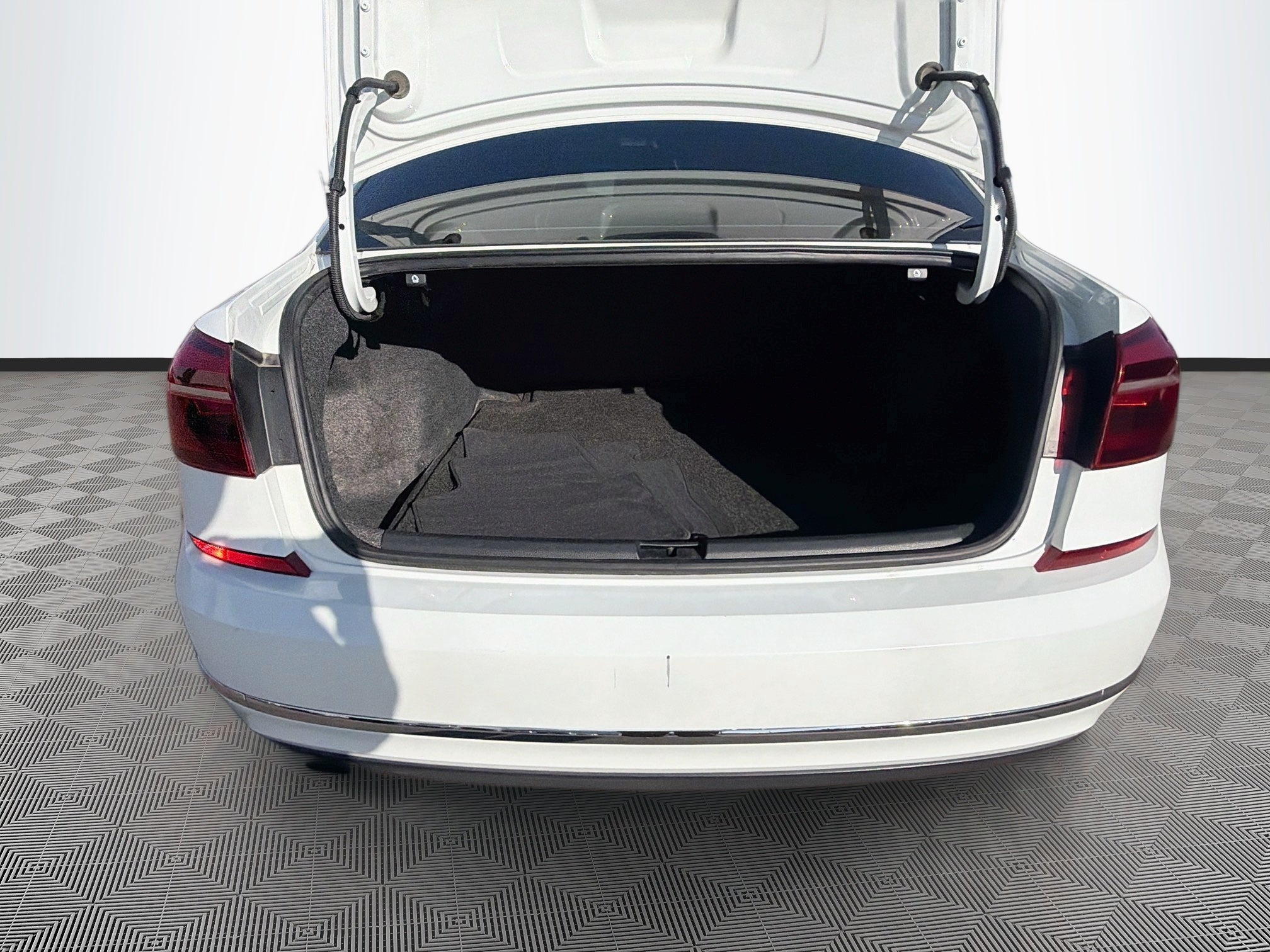 2019 Volkswagen Passat 2.0T Wolfsburg Edition