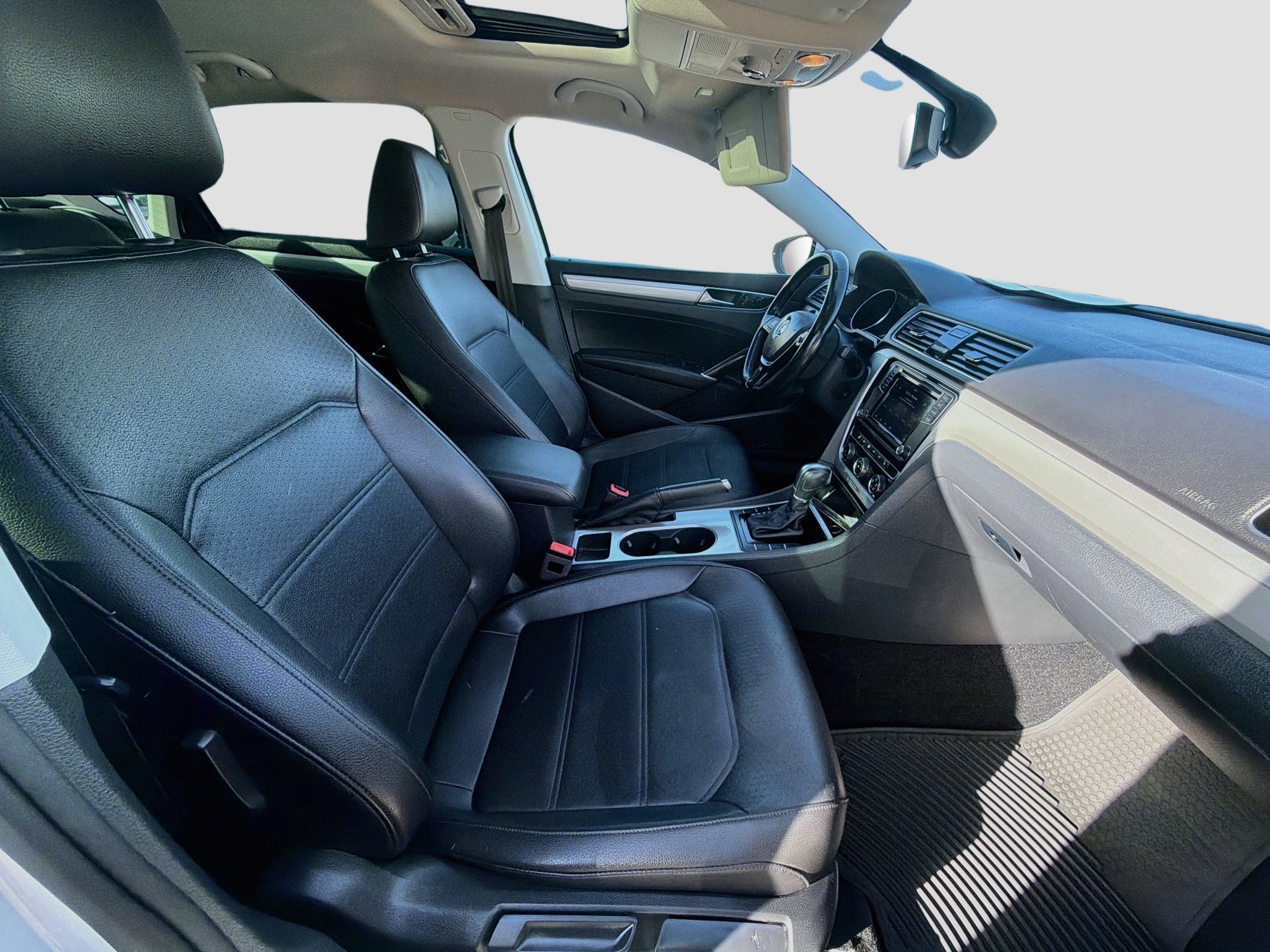 2019 Volkswagen Passat 2.0T Wolfsburg Edition