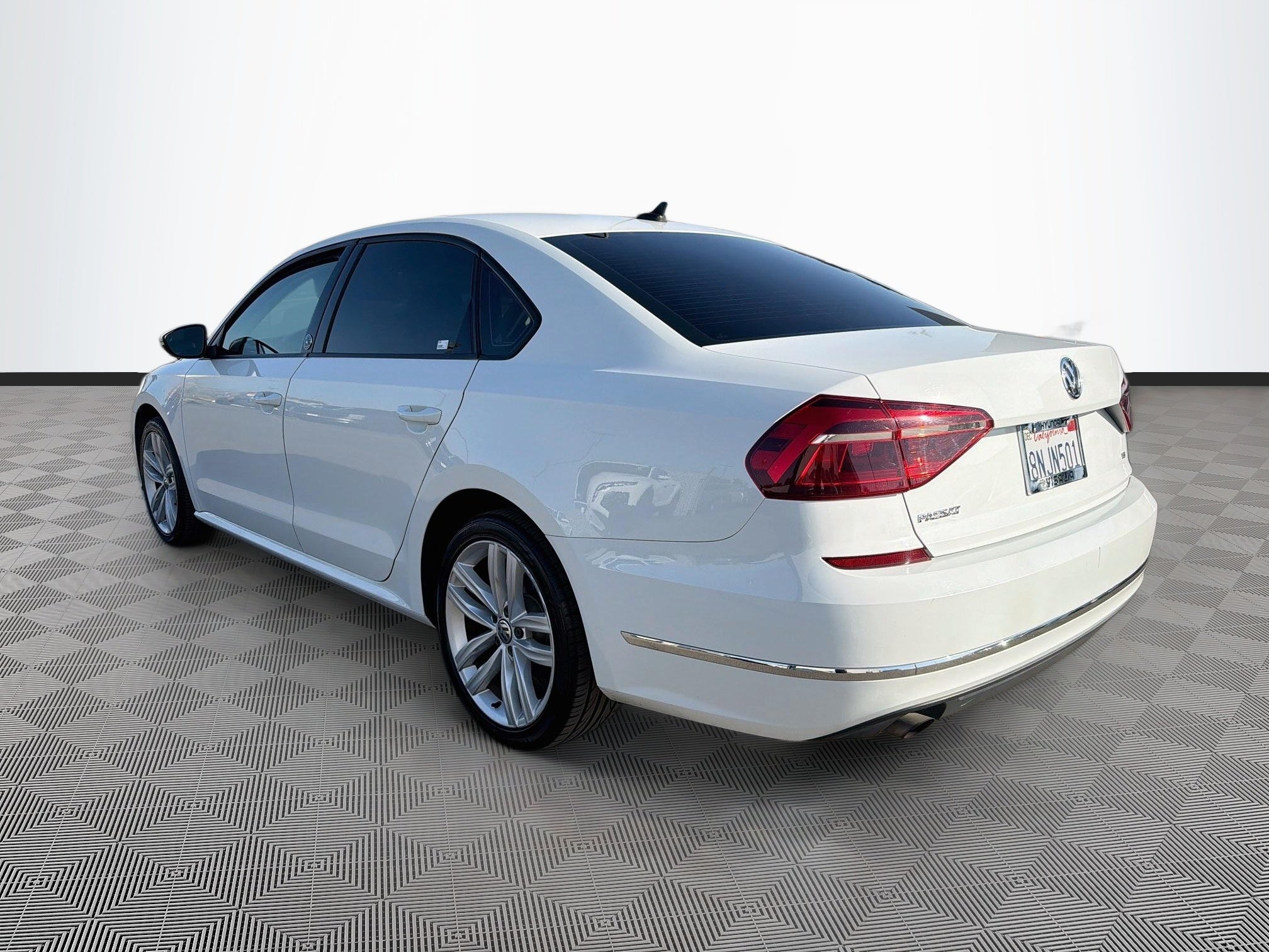 2019 Volkswagen Passat 2.0T Wolfsburg Edition