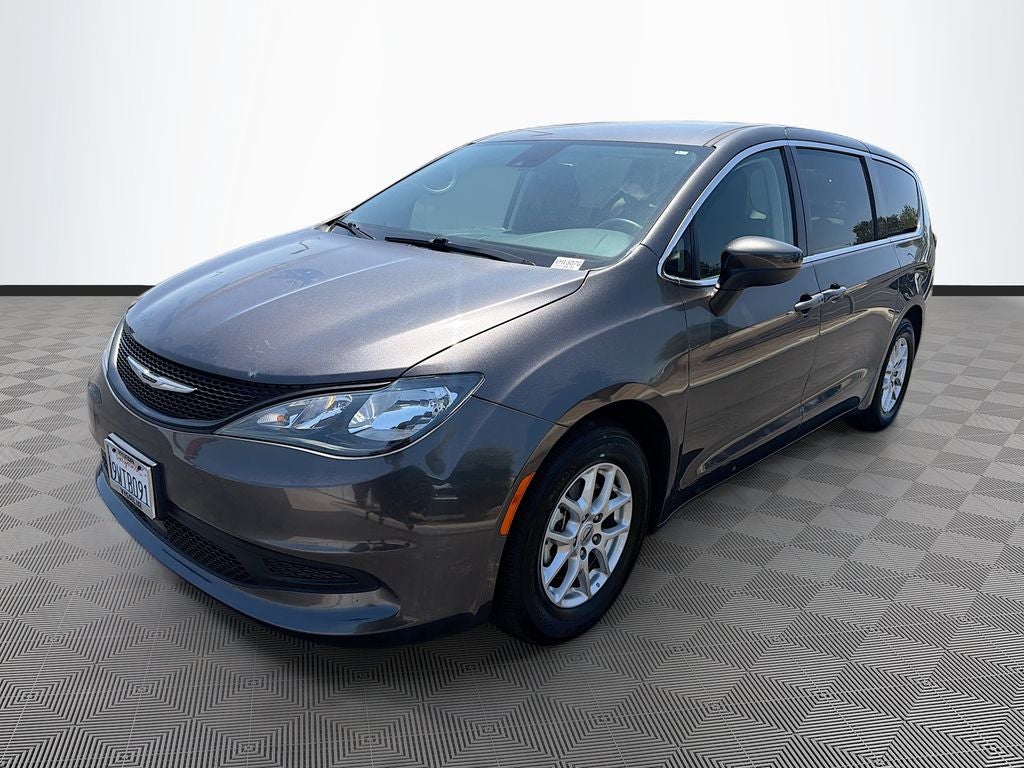 2023 Chrysler Voyager LX