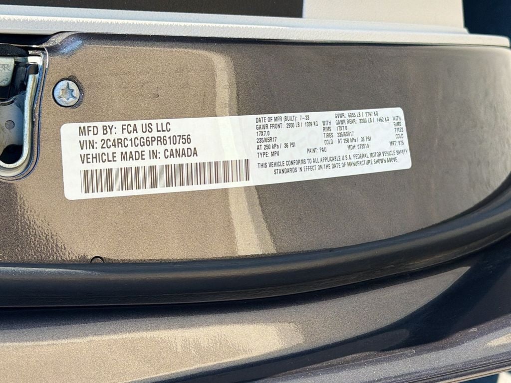 2023 Chrysler Voyager LX