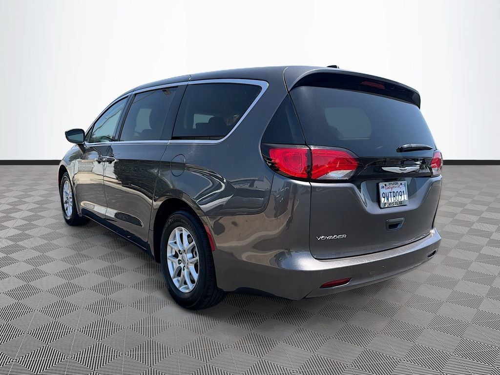 2023 Chrysler Voyager LX