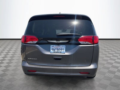 2023 Chrysler Voyager LX