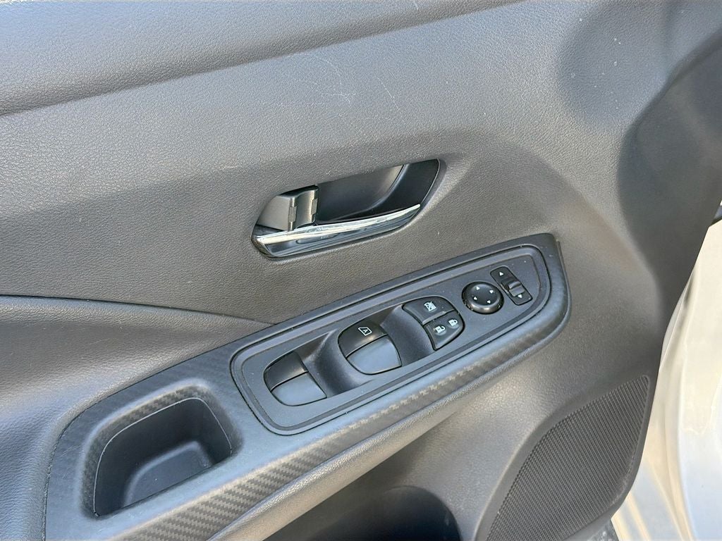 2023 Nissan Versa SV