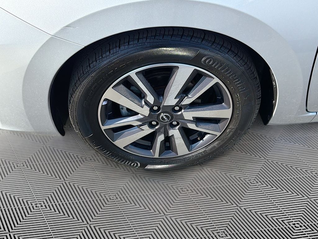 2023 Nissan Versa SV