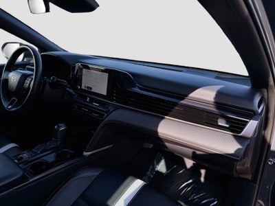 2025 Toyota Camry Hybrid SE