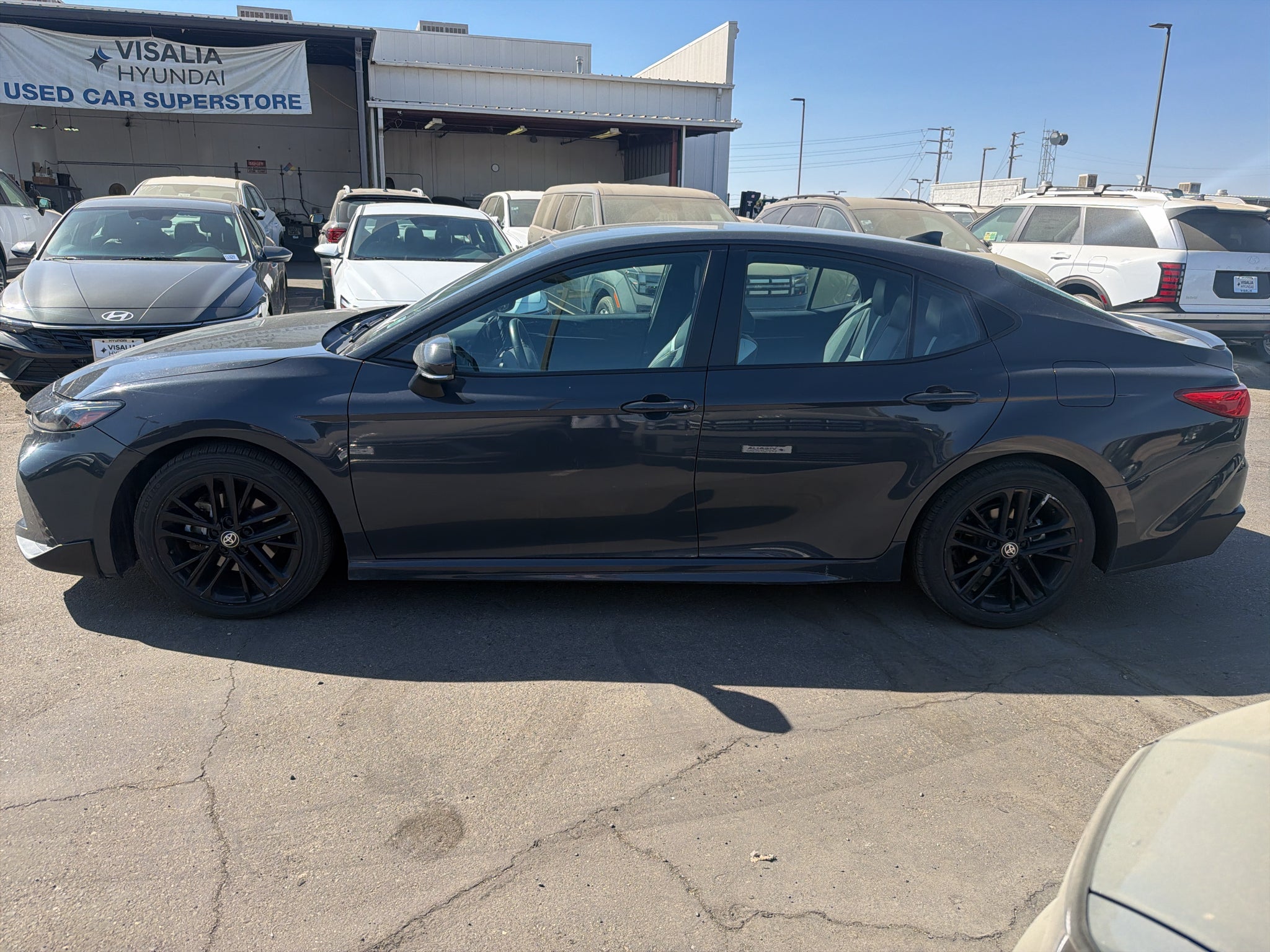 2025 Toyota Camry Hybrid SE
