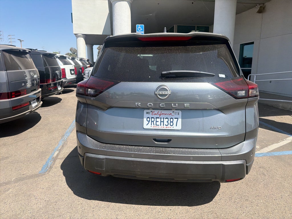 2025 Nissan Rogue SV