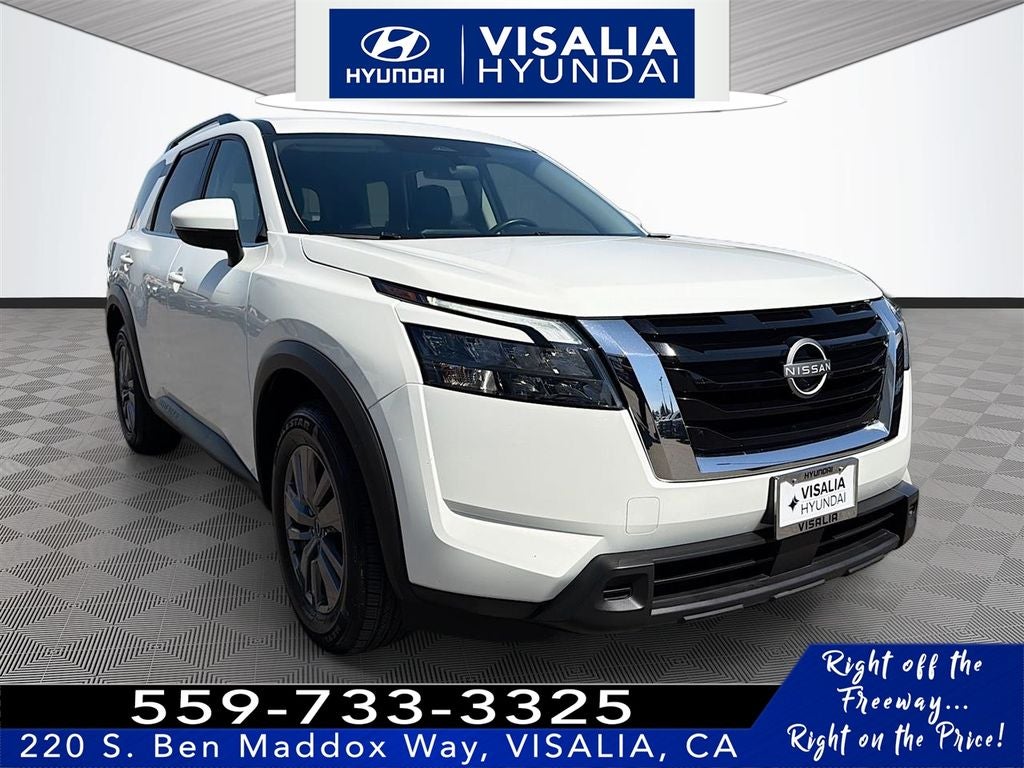 2024 Nissan Pathfinder SV