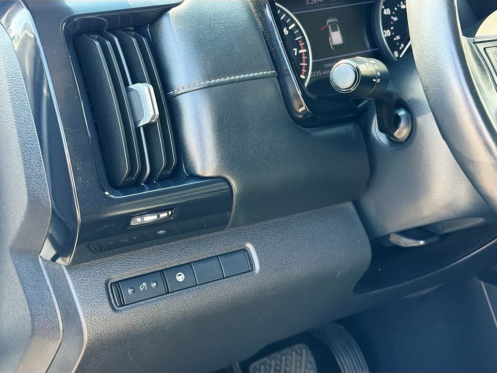 2024 Nissan Pathfinder SV