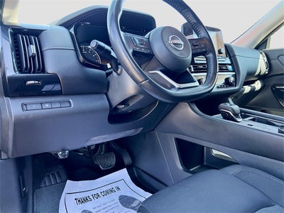 2022 Nissan Pathfinder SV