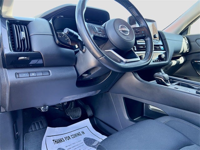 2022 Nissan Pathfinder SV