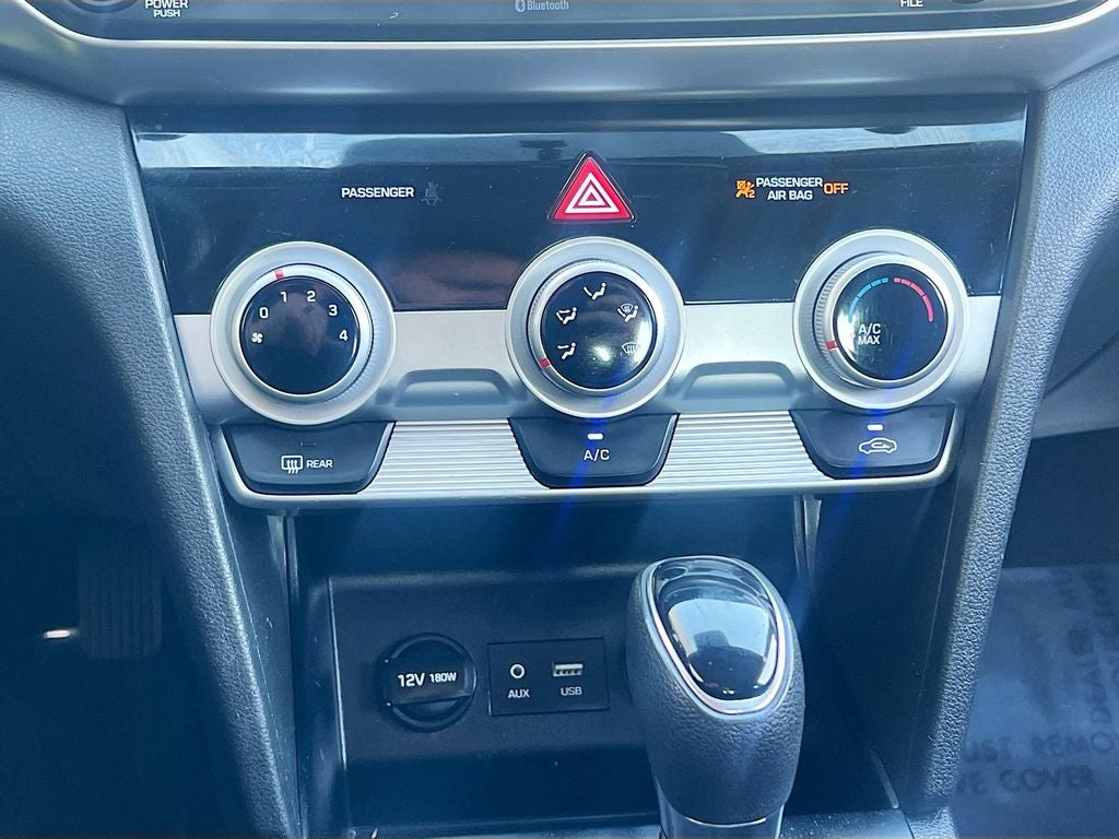 2019 Hyundai ELANTRA SE