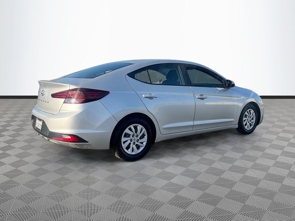 2019 Hyundai ELANTRA SE