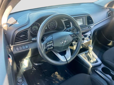 2019 Hyundai ELANTRA SE