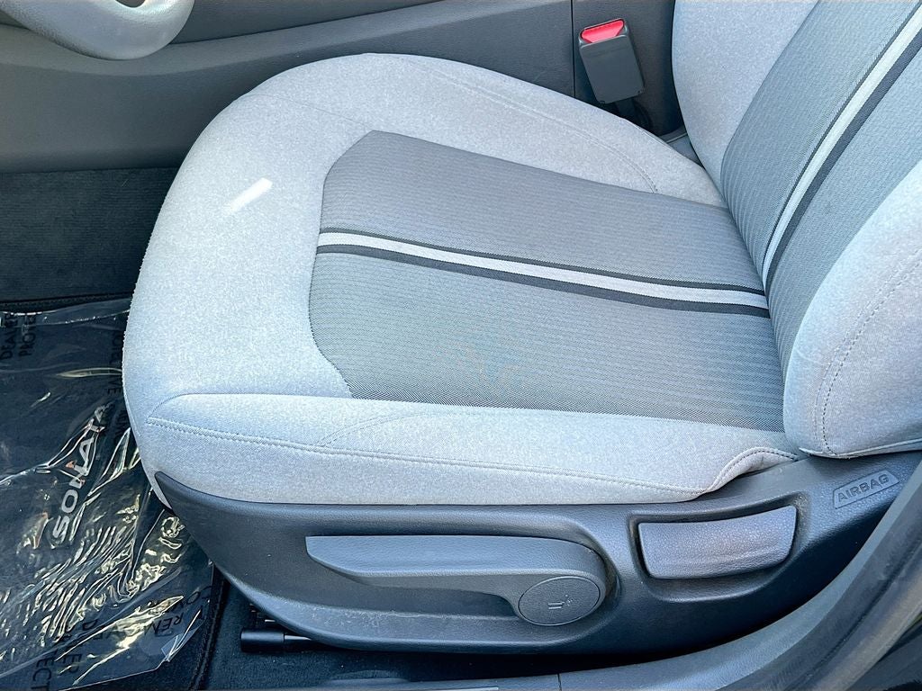2022 Hyundai SONATA SE