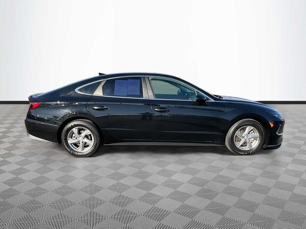 2022 Hyundai SONATA SE