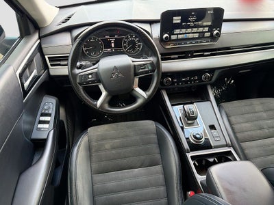 2024 Mitsubishi Outlander SE