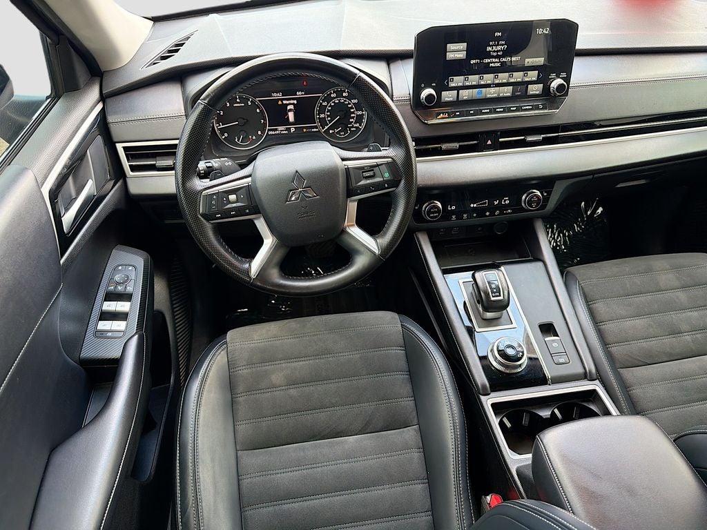 2024 Mitsubishi Outlander SE