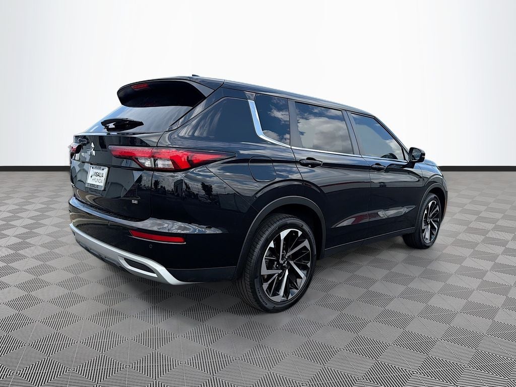 2024 Mitsubishi Outlander SE