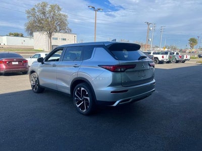 2022 Mitsubishi Outlander SE