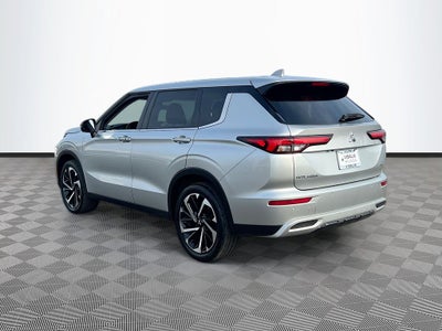 2022 Mitsubishi Outlander SE