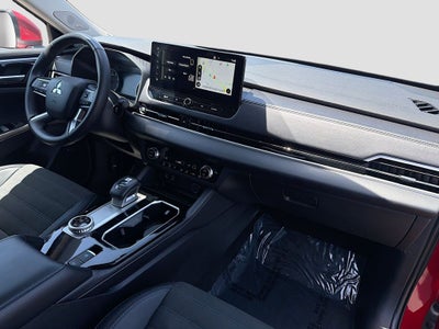 2025 Mitsubishi Outlander SE