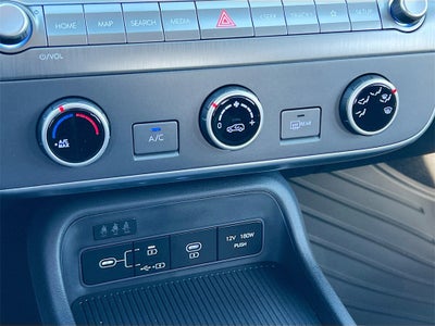 2026 Hyundai KONA SE FWD