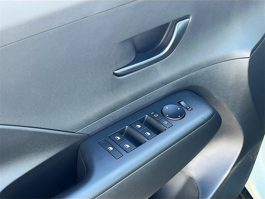 2026 Hyundai KONA SE FWD