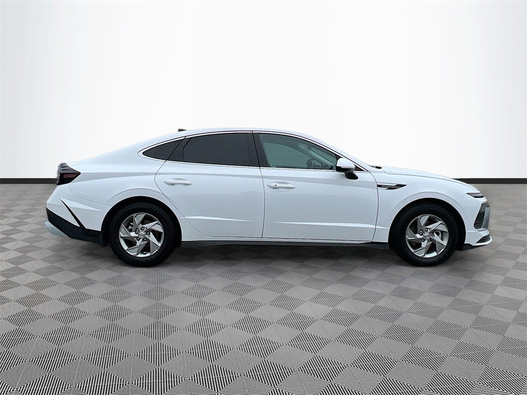 2025 Hyundai SONATA SE