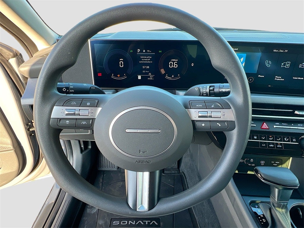 2025 Hyundai SONATA SE