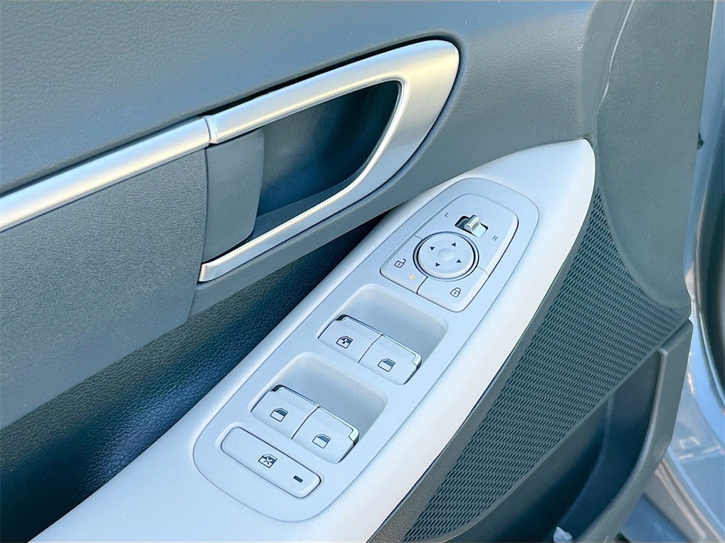 2025 Hyundai SONATA SE