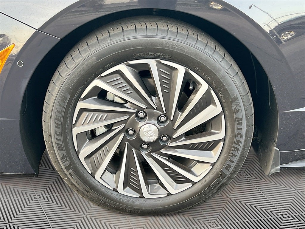 2023 Hyundai SONATA HYBRID Limited