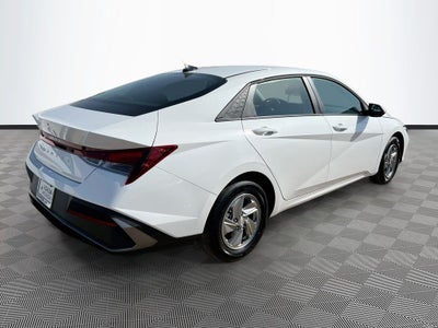 2026 Hyundai ELANTRA SE