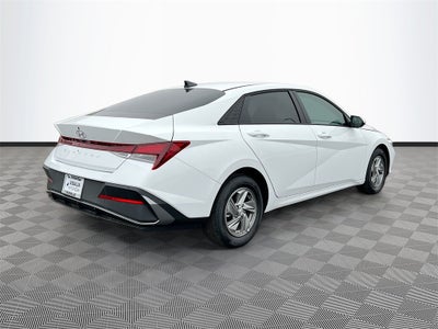 2026 Hyundai ELANTRA SE