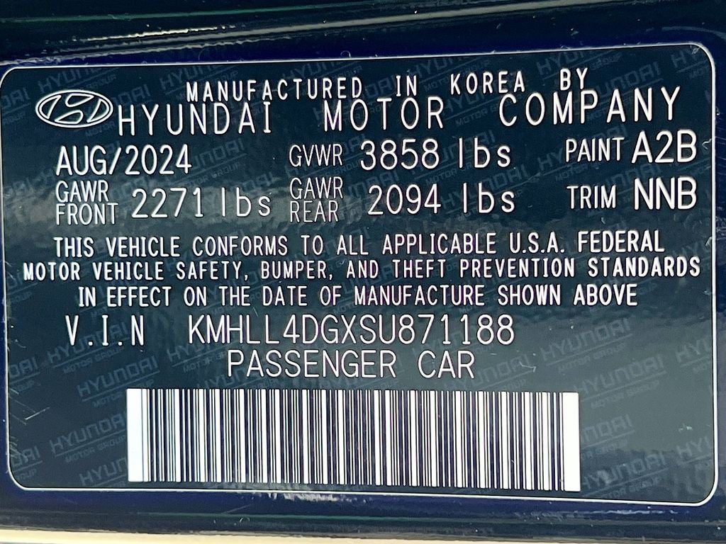2025 Hyundai ELANTRA SE