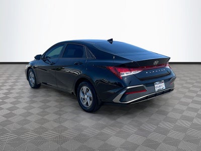 2025 Hyundai ELANTRA SE