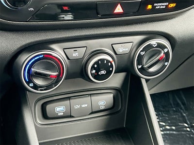 2025 Hyundai VENUE SE