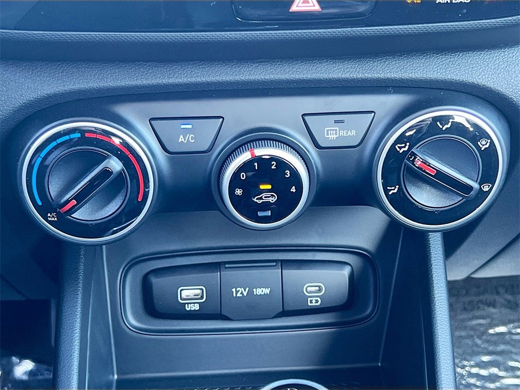 2025 Hyundai VENUE SE