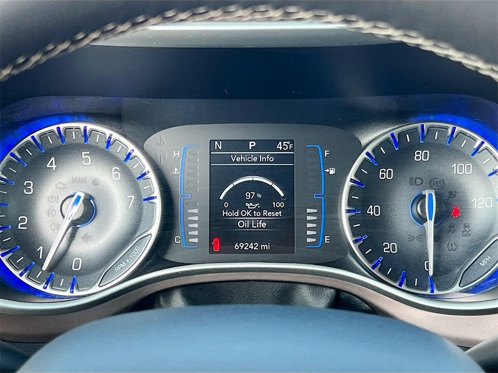 2023 Chrysler Voyager LX