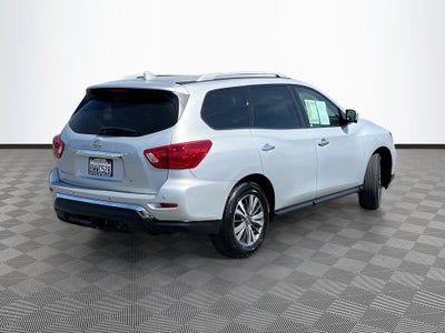 2020 Nissan Pathfinder SL