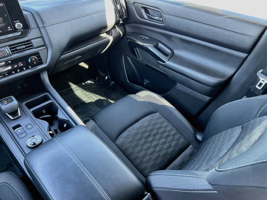 2023 Nissan Pathfinder S
