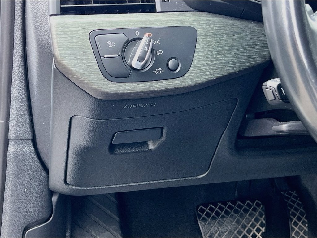 2022 Audi A4 45 S line Premium Plus quattro